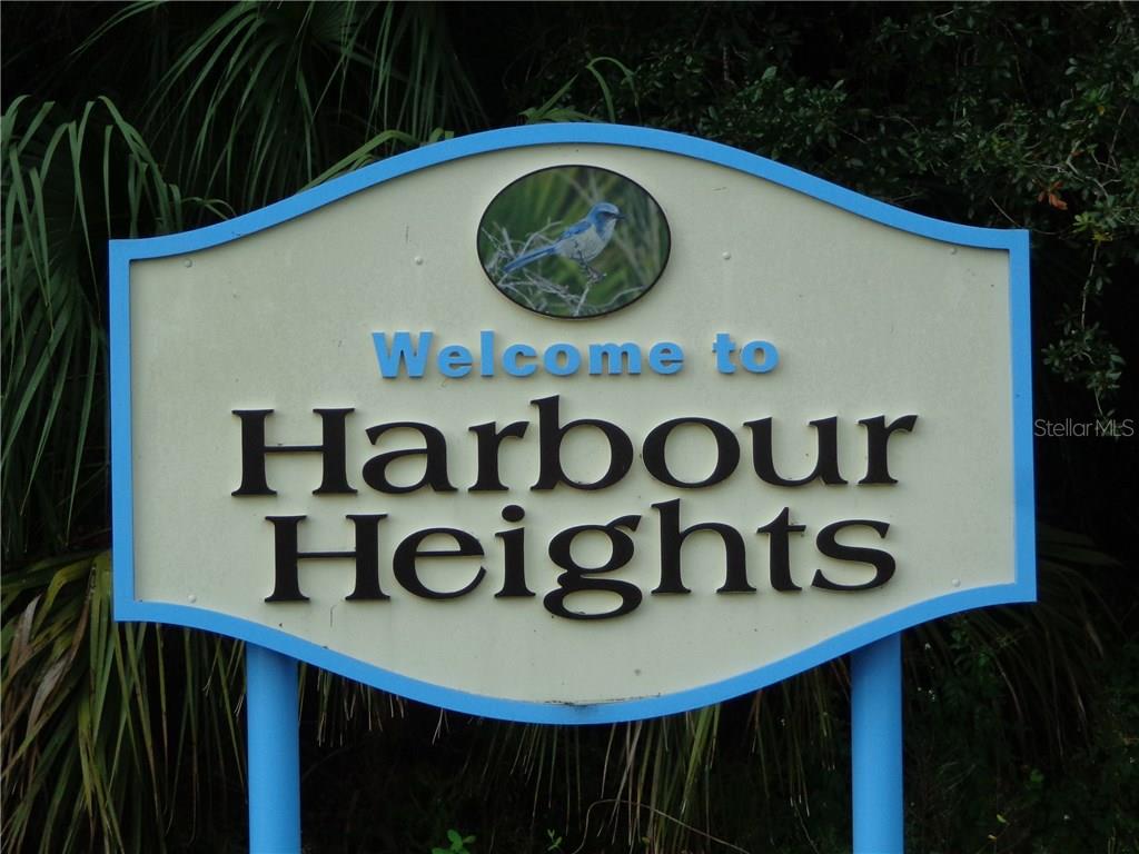 Welcome to Harbour Heights sign.