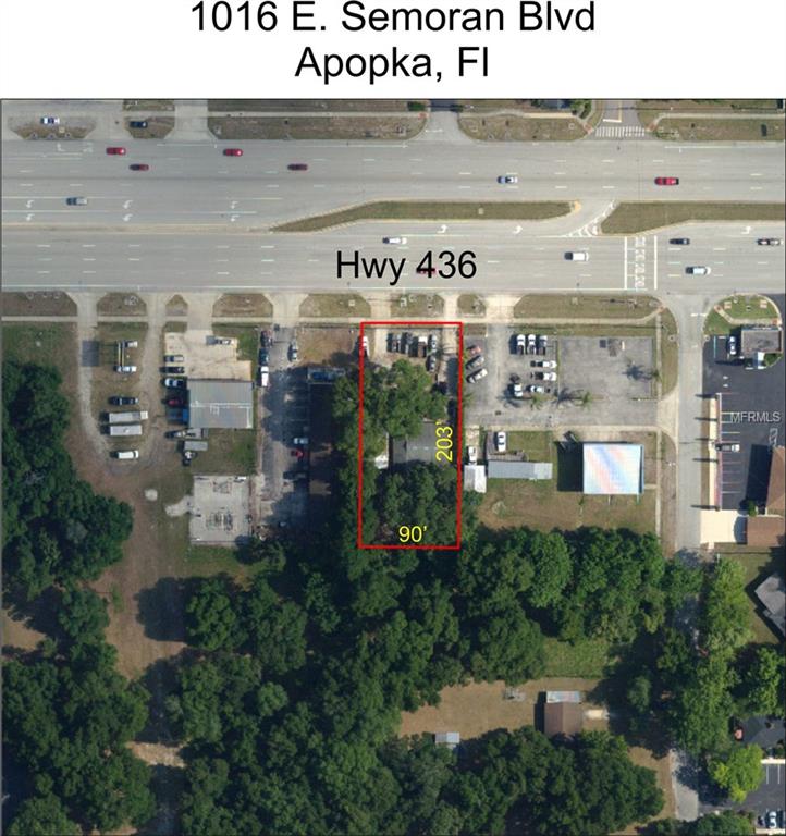 Aerial view of a property in Apopka, FL.