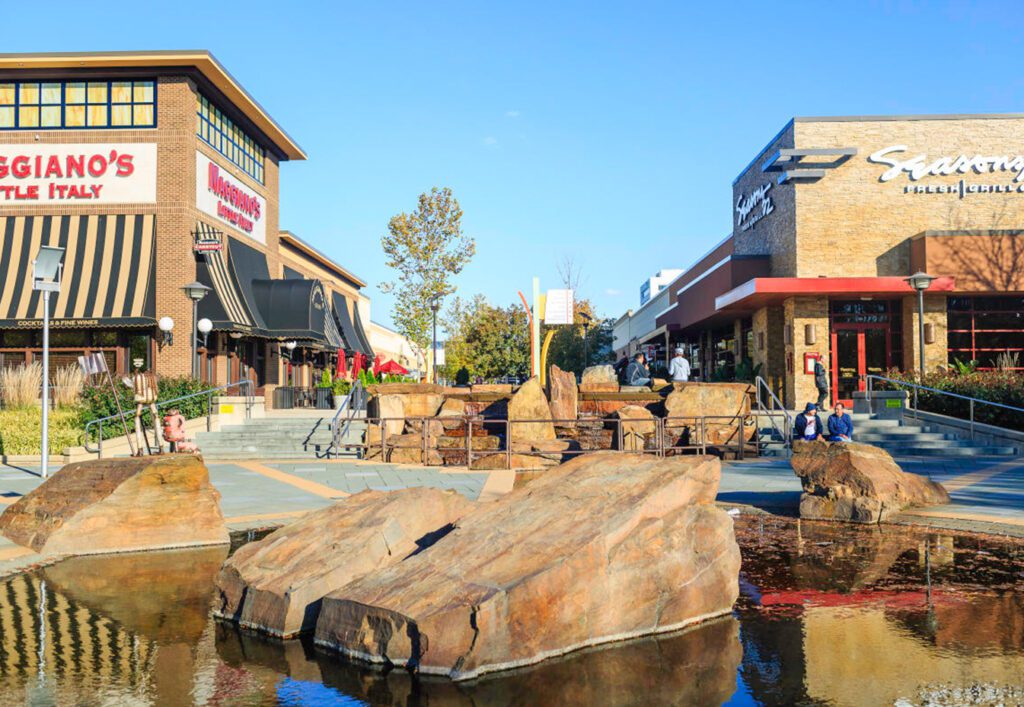 Water feature in front of restaurants.